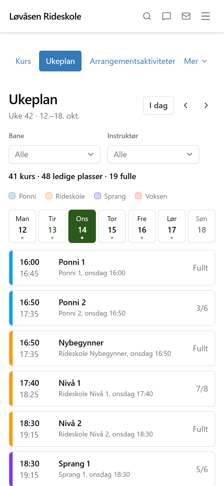 The week plan in Bookingleaf: the week's courses on a time grid, with free places and full courses